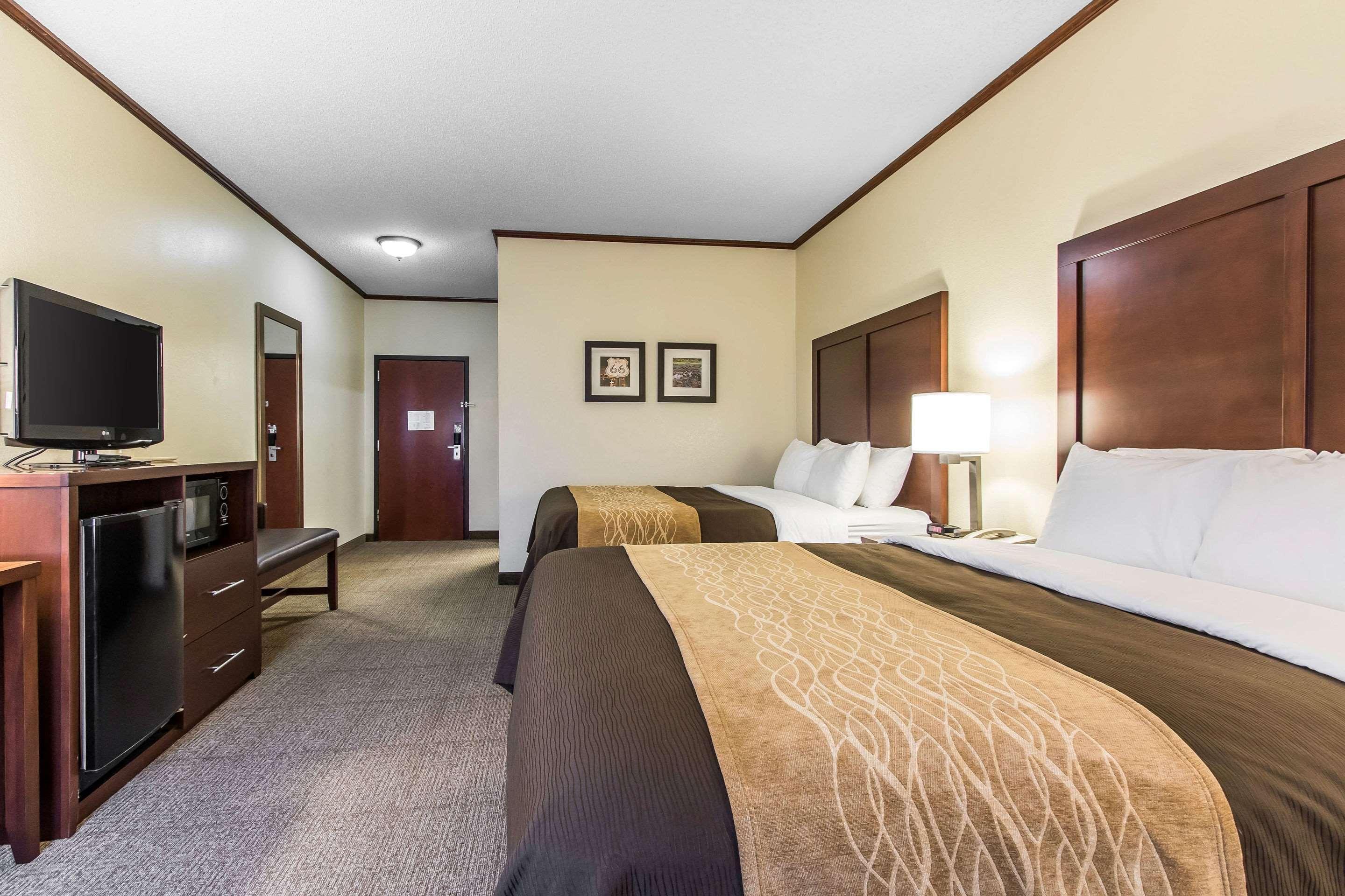 Hotel &